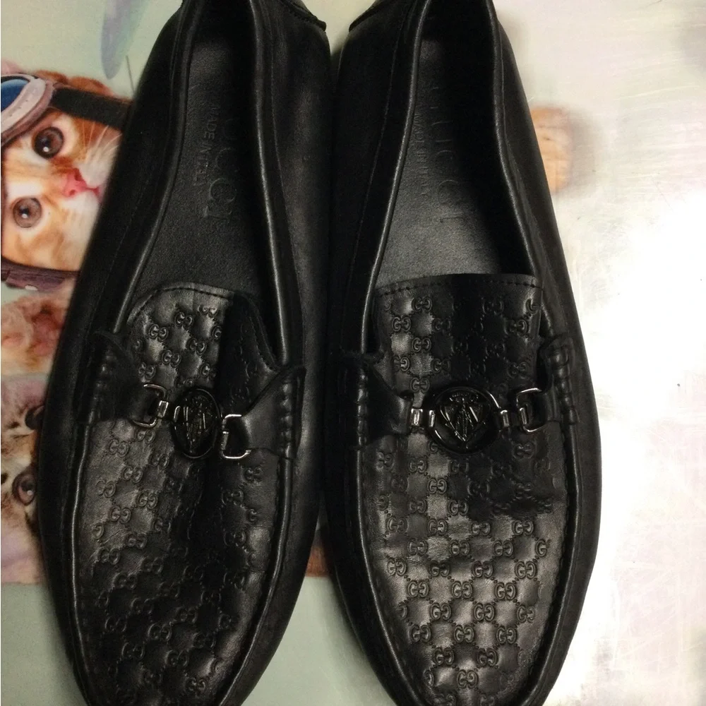 Gucci sleek black